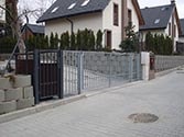 Dreiflügelige Toranlage
