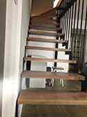 Stahltreppe mit Holzstufen, Tragkonstruktion aus Stahlprofilen